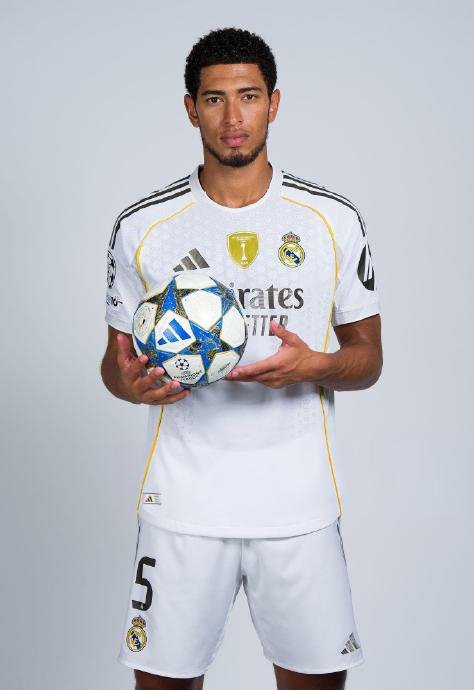 欧冠积分榜：阿森纳继续全胜领跑，拜仁3分之差位列第二（欧冠积分榜：阿森纳保持全胜居首，拜仁落后3分位居次席）