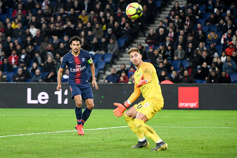 皇马一战3红6黄！金哨详解争议判罚：2红没问题，输球别怪裁判（皇马一役3红6黄！金哨解读争议判罚：两红无误，输球别怪裁判）