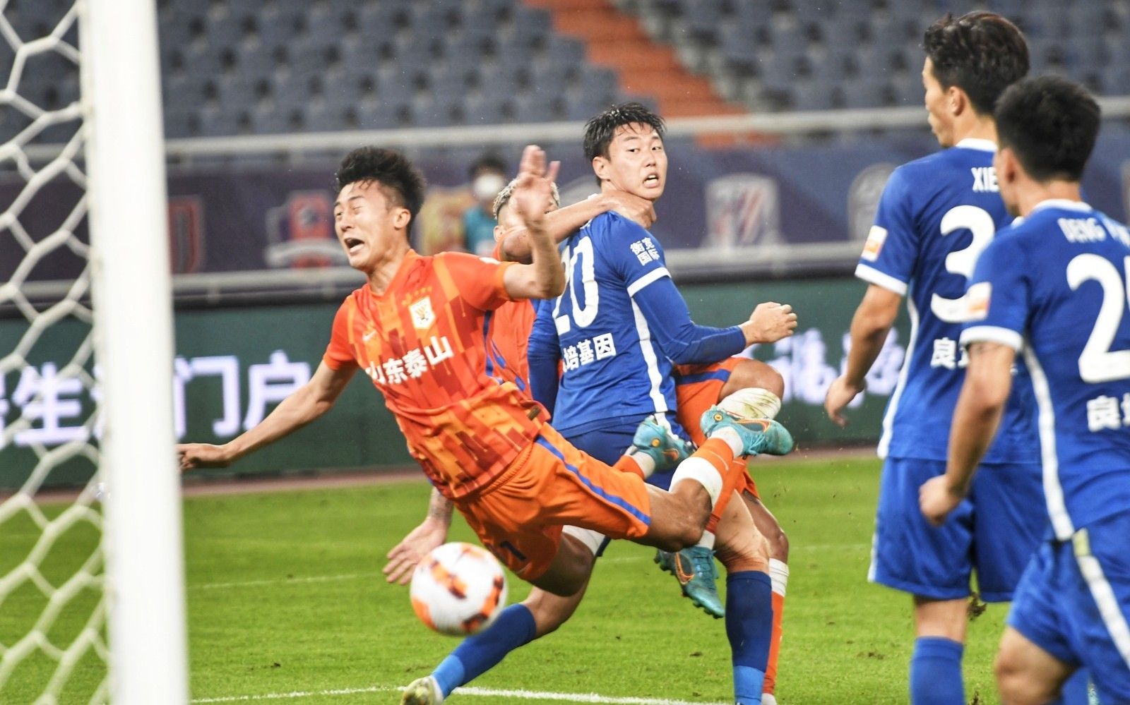 这张红牌，毁了整场比赛（一张红牌，改写了比赛走向）