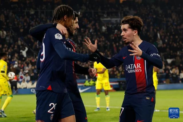 记者曝阿隆索频与瓜迪奥拉交流，拒唯尼修斯（记者称阿隆索常与瓜迪奥拉沟通，拒绝“唯维尼修斯”论）