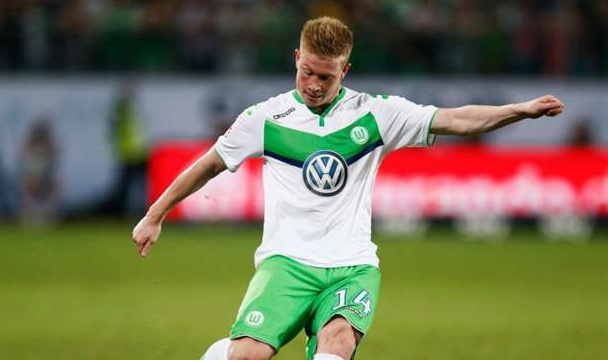 曼城VS桑德兰：蓝月风暴迎战黑马奇迹，伊蒂哈德攻防大战一触即发（曼城战桑德兰：蓝月风暴碰撞黑马神话，伊蒂哈德攻防决斗迫在眉睫）