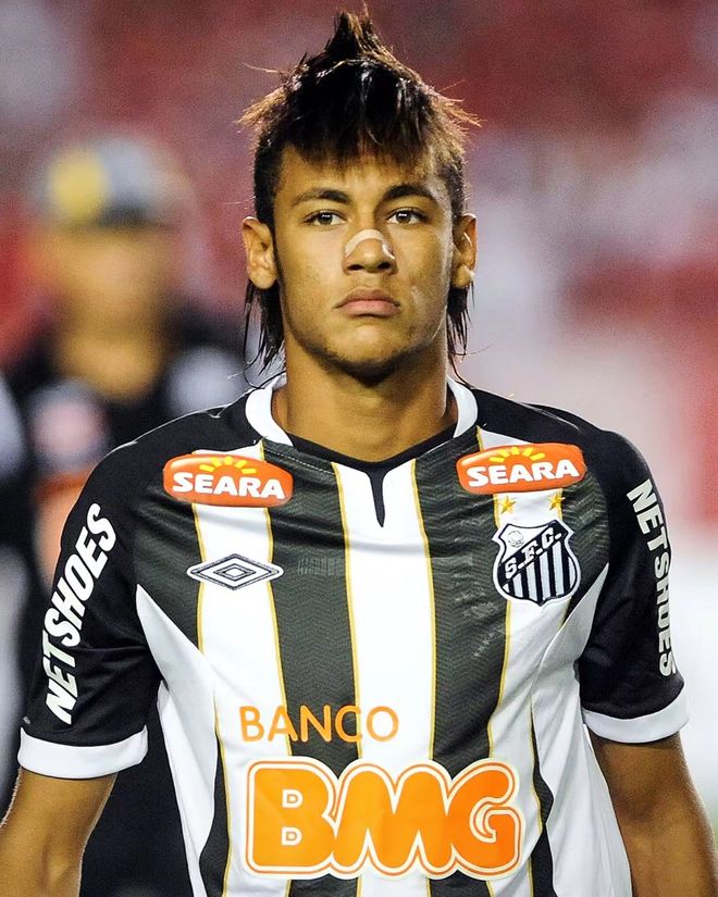 国际米兰圆领卫衣，太漂亮啦想要（这件国际米兰圆领卫衣太好看，忍不住想入手）