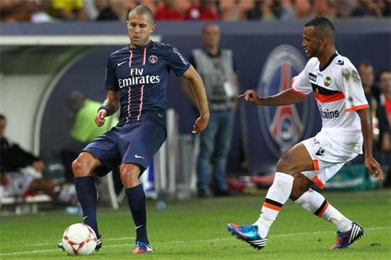 曼联引援总监评谢什科：速度快、弹跳强，风格有点像哈兰德（曼联引援总监谈谢什科：速度出众、弹跳惊人，踢法颇似哈兰德）