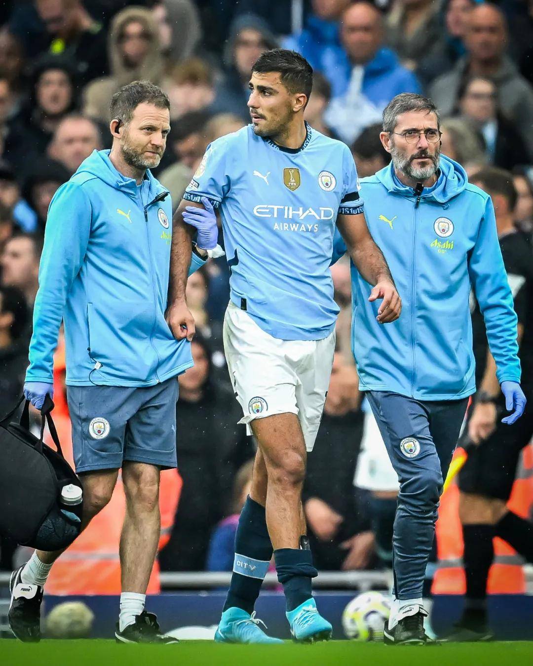 法尔克：纽卡等队曾想引进卡尔，但拜仁抢先与球员完成续约（法尔克：纽卡等队曾追卡尔，拜仁先一步与其完成续约）