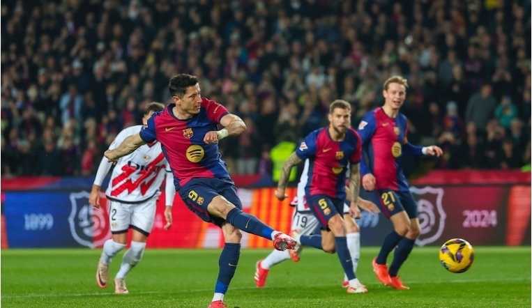 HWG！罗马诺：切尔西母公司签下16岁布基纳法索中场宗戈（罗马诺确认：切尔西母公司完成签约16岁布基纳法索中场宗戈）