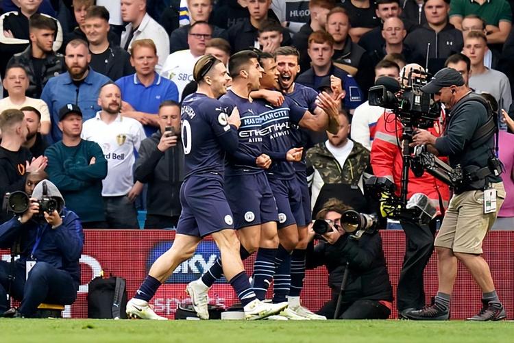 拜仁莱万多夫斯基连续两场进球（莱万多夫斯基为拜仁连续两场破门）