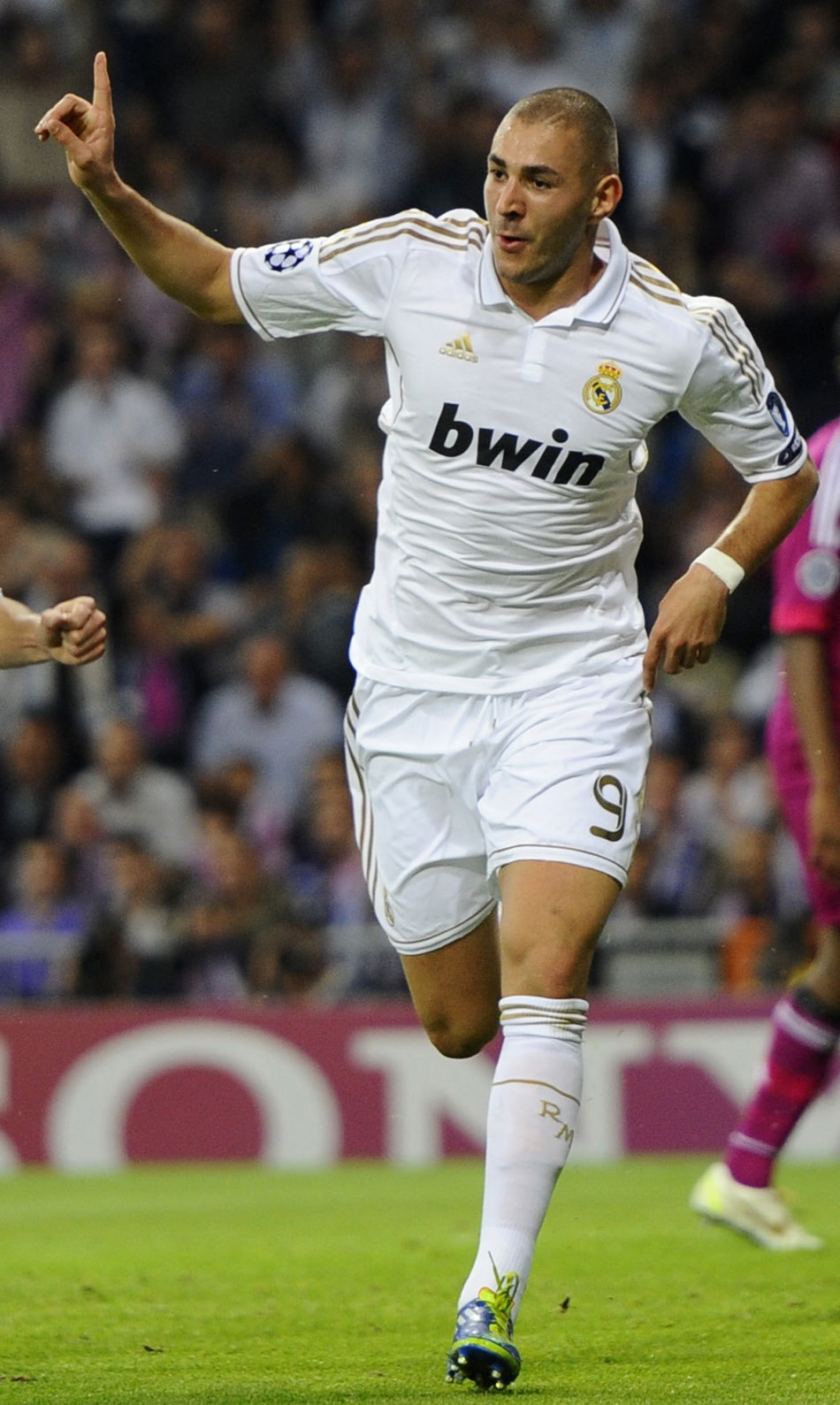 三分箭雨落齐鲁：山东高速男篮的外线蜕变与新赛季展望（齐鲁三分风暴：山东高速男篮外线进化与新赛季前瞻）