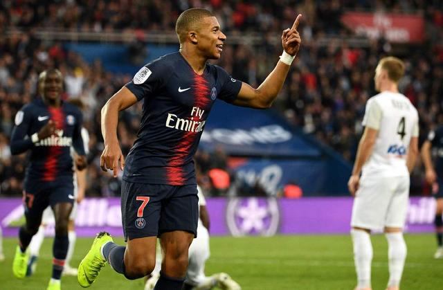 梅西：踢球不会在意纪录；希望能够参加2026世界杯（梅西：踢球不为纪录，盼出战2026年世界杯）